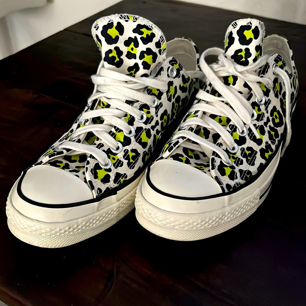 Converse cougar print black chartreuse print sneaker ladies size 11 men’s 9